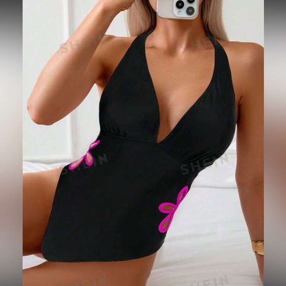 One-Piece Swimsuit With Flower Decoration cutout And Backless halter • Large - Picture 4 of 5